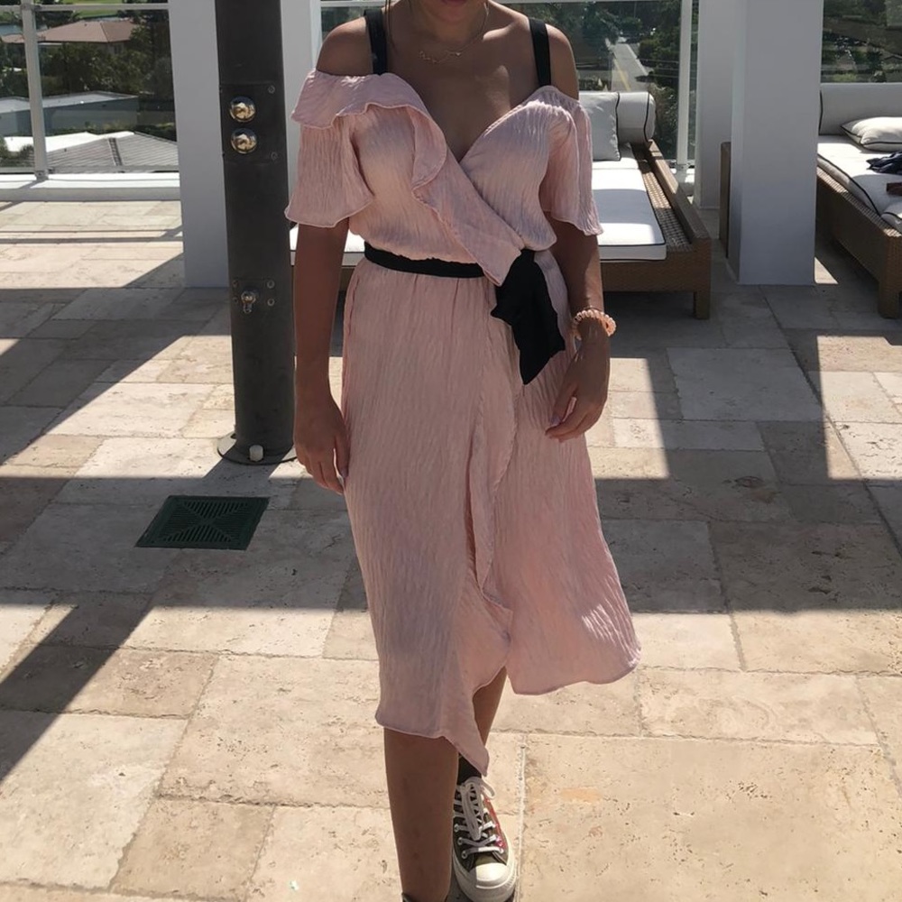 NWOT! Pink Zara off the shoulder ruffle dress